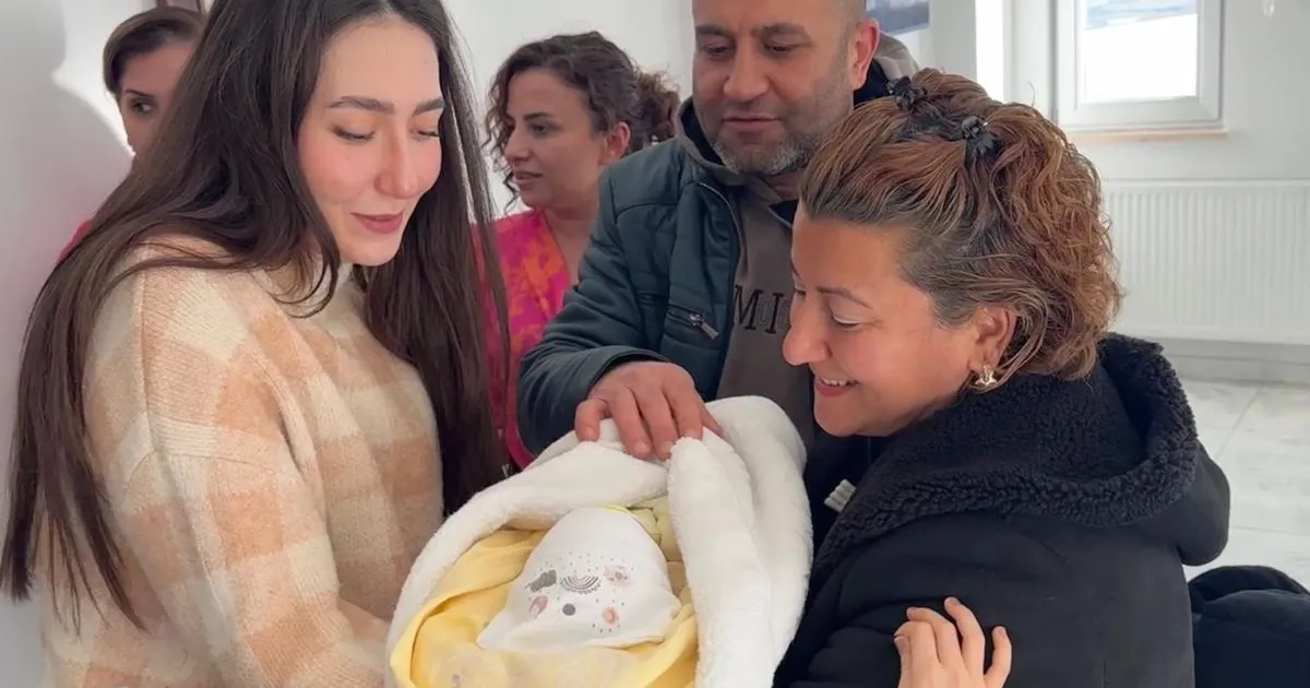 100. Bebek Ege Berk, Koruyucu Ailesiyle Buluştu