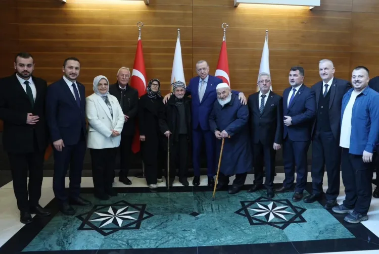 100 ve 96 Yaşındaki İki Çınar Erdoğan ile Buluştu