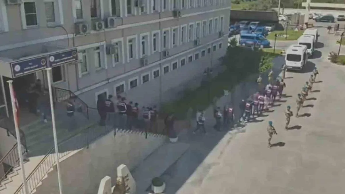 105 Şüpheliye Uyuşturucu Operasyonu!