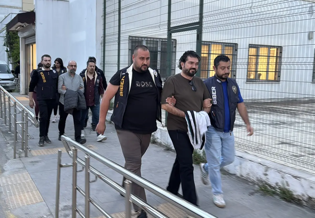 Rasim Ozan Kütahyalı telefonun şifresini vermedi!