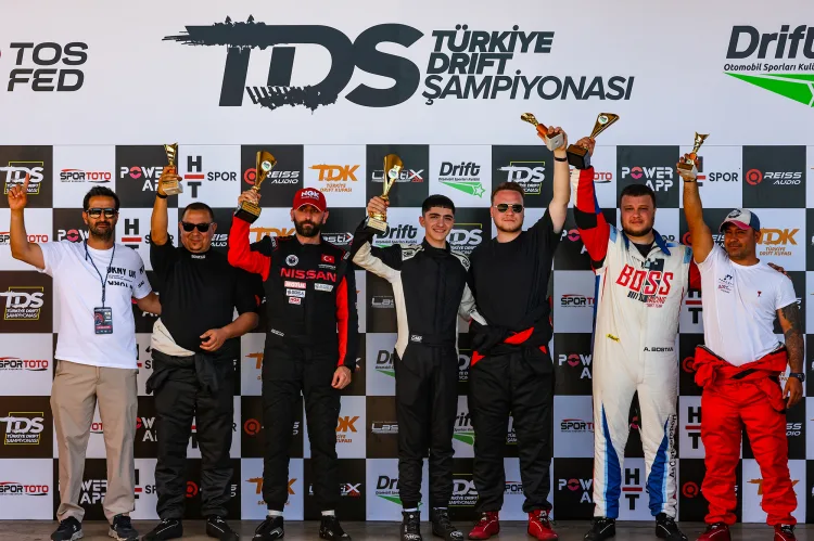 13 Yaşındaki Rüzgar Okman, Drift Şampiyonu Oldu!