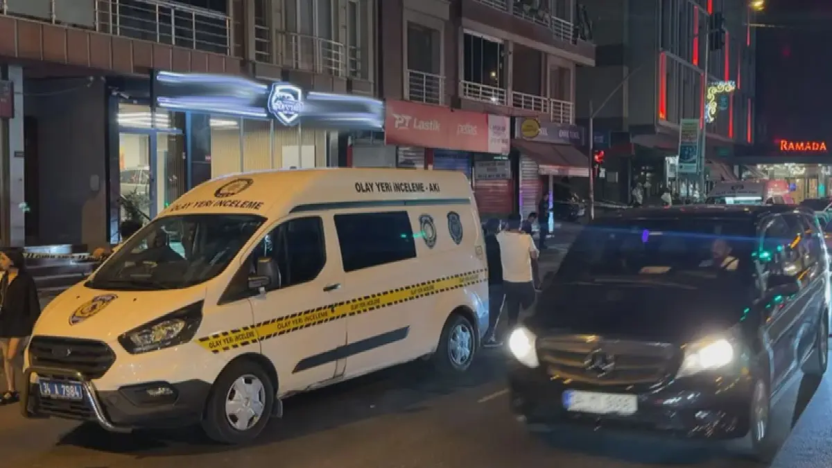 15 yaşındaki çocuktan İstanbul’da kanlı baskın! Galeriye kurşun yağdırdı: 1 kişi öldü, 3 yaralı 2