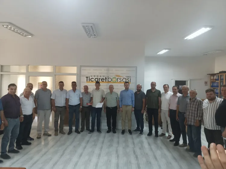16 Yaşındaki Çiftçi, İlk Buğdayını Satışa Sundu!