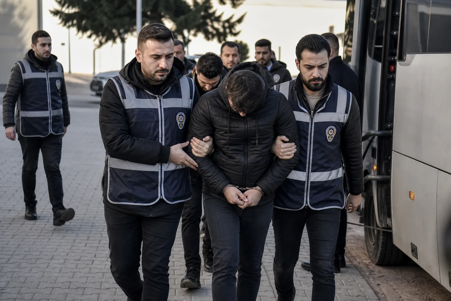 18 İl’de Dolandırıcılık Operasyonu: 281 Gözaltı, 153 Tutuklama