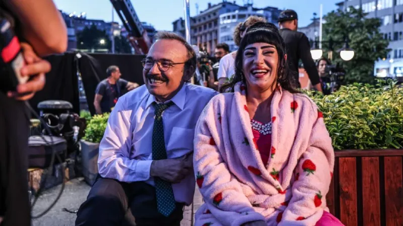 2 Aile Arasında: 9 Yıl Sonra Beyazperdeye Dönüyor!
