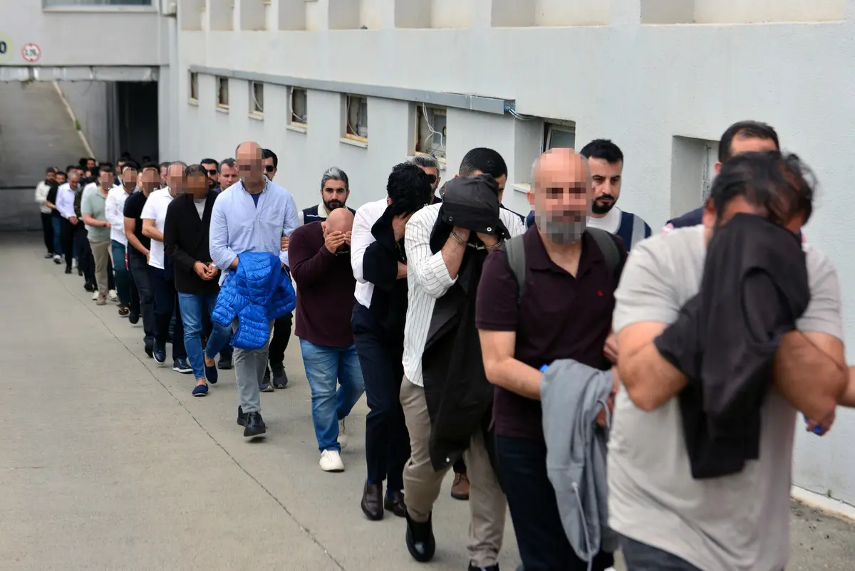 Rasim Ozan Kütahyalı da tutuklanmıştı! 5 TL ye valiz dolusu para 4