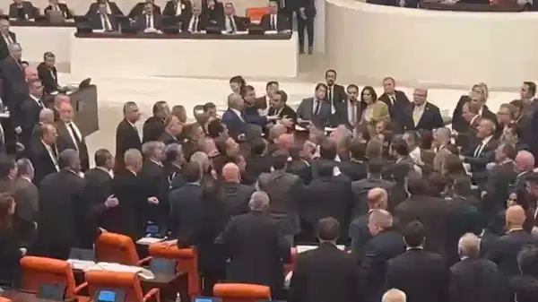 2026 Bütçe Görüşmelerinde Kavga Çıktı!