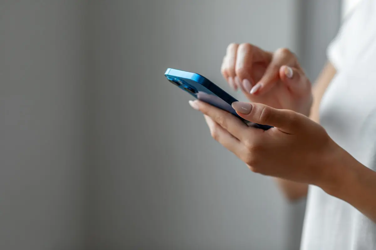 Telefonlarda değiştirilebilir batarya geri dönüyor: AB’de yeni dönem 2027’de başlayacak 3