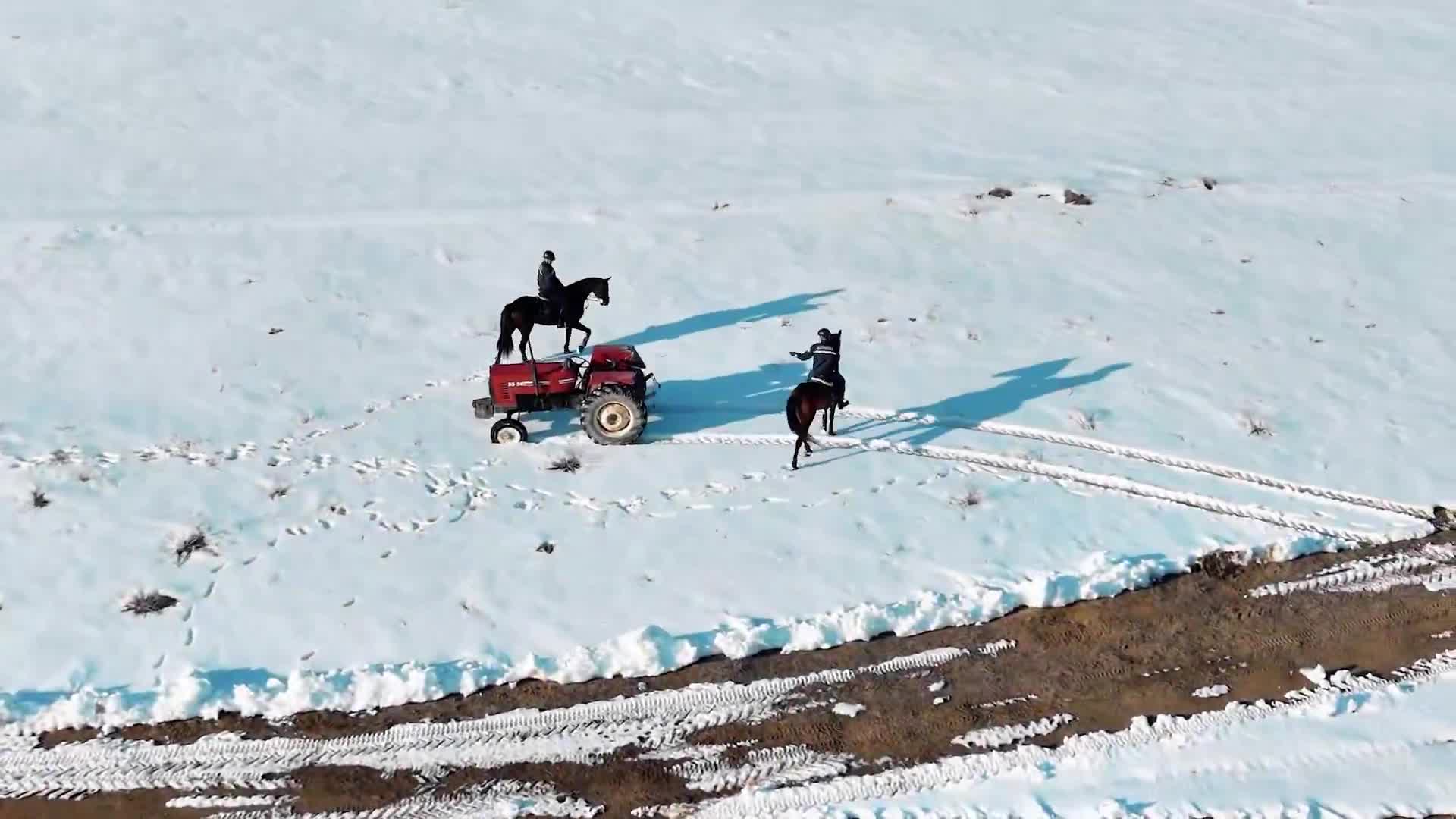 21 Yıl Sonra Bulunan Traktör Toruna Teslim Edildi