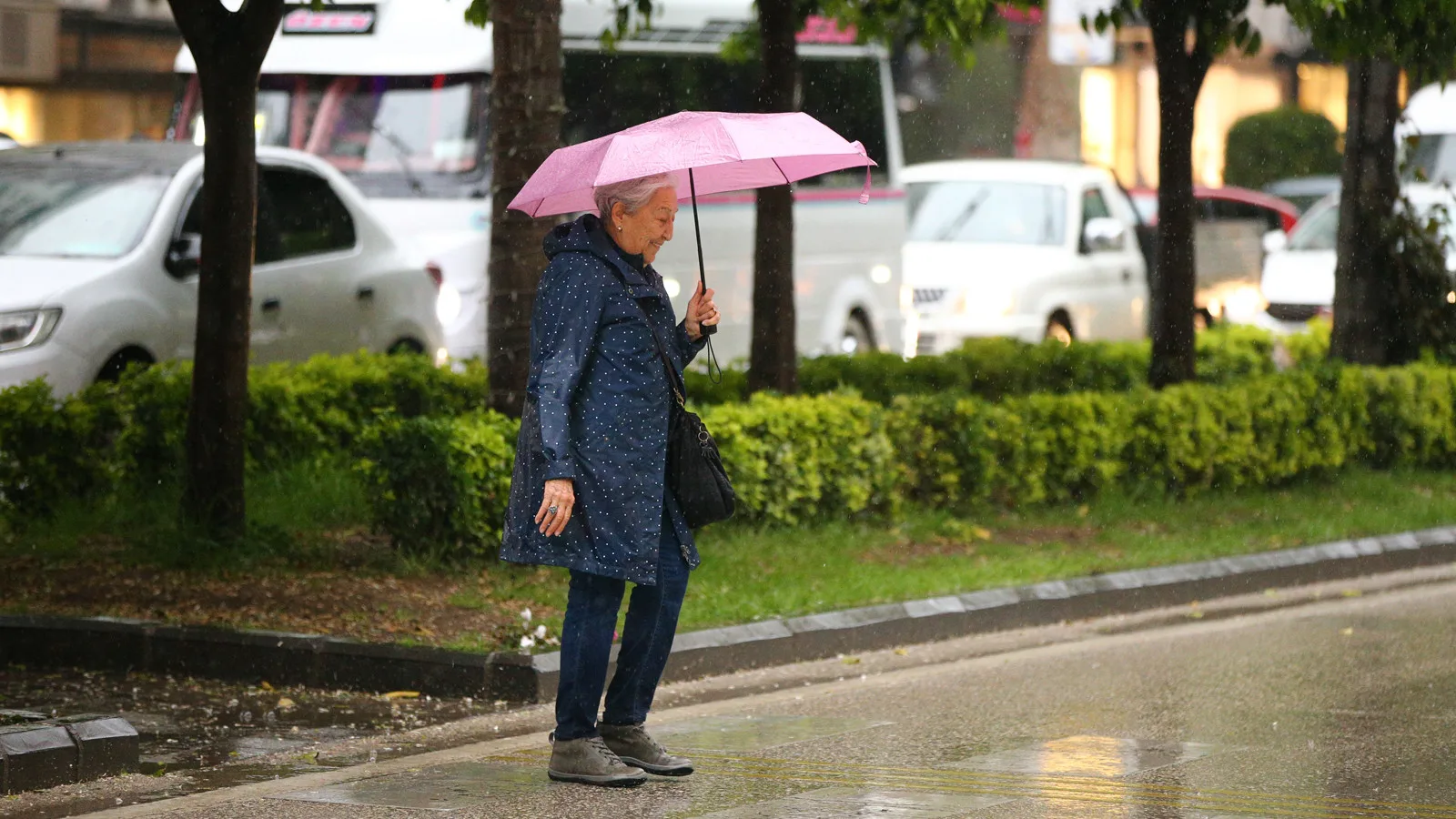 23 Şehirde Gök Gürültülü Sağanak Yağış Uyarısı!