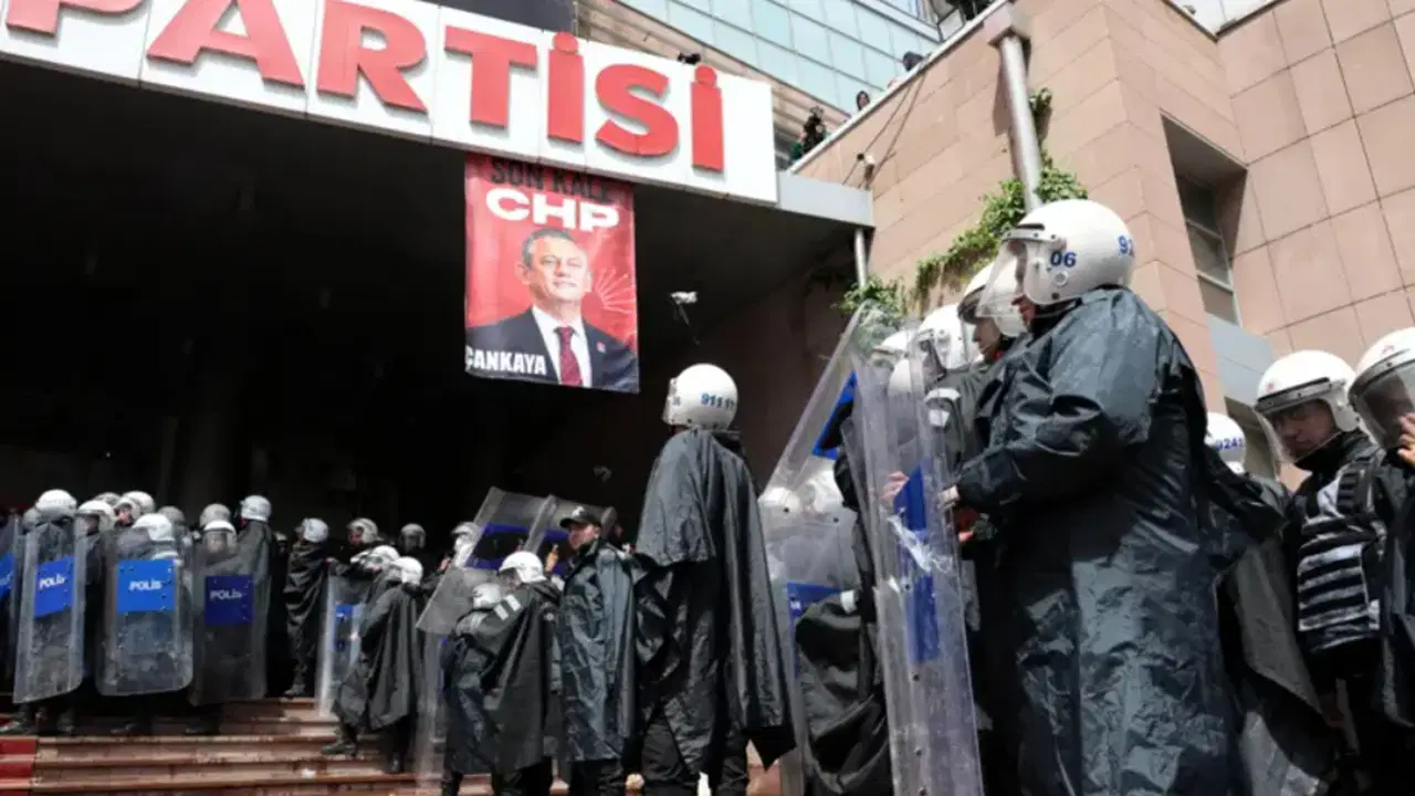 262 Edebiyatçıdan ‘Mutlak Butlan’ Kararına Tepki!