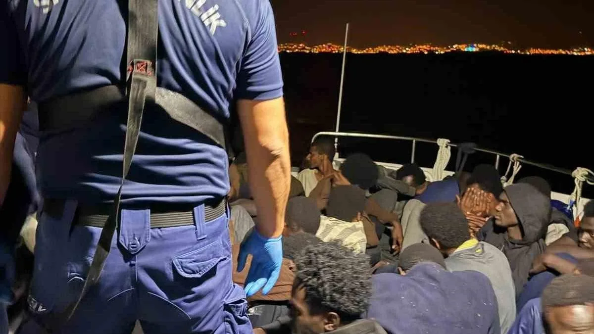 29 Düzensiz Göçmen Kuşadası’nda Yakalandı