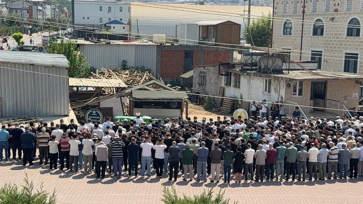 Türkiye'nin konuştuğu kardeşlere yan yana veda! Kahreden doğum günü detayı 4