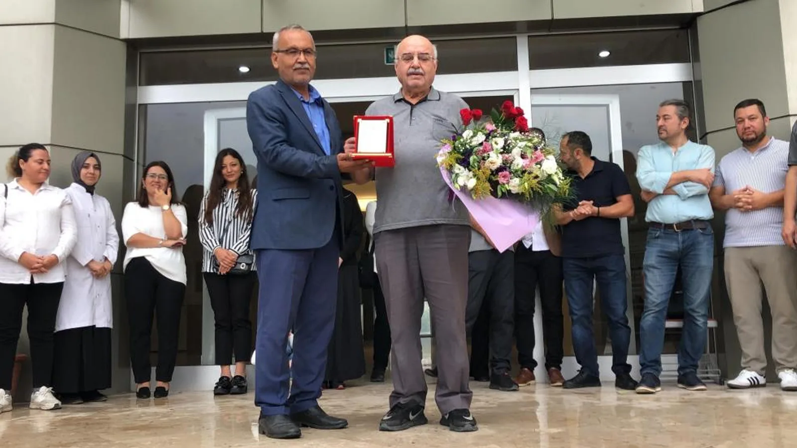 40 Yıl Sonra Veda: Öğretmenin Duygu Dolu Anları