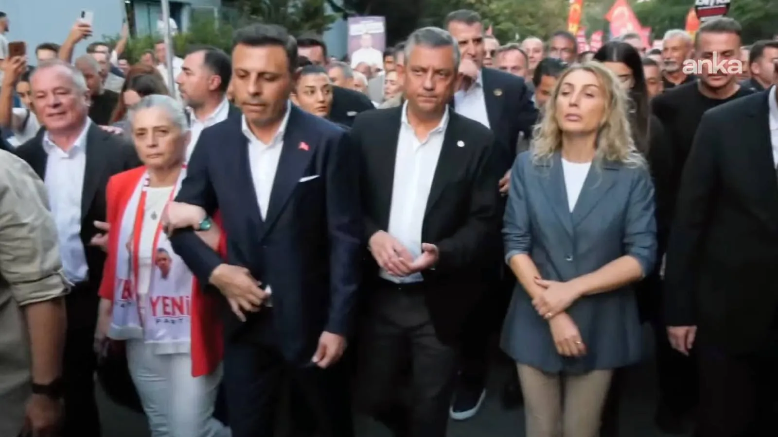 500 Gün Sonra Yeni Parti’den Güçlü Yürüyüş