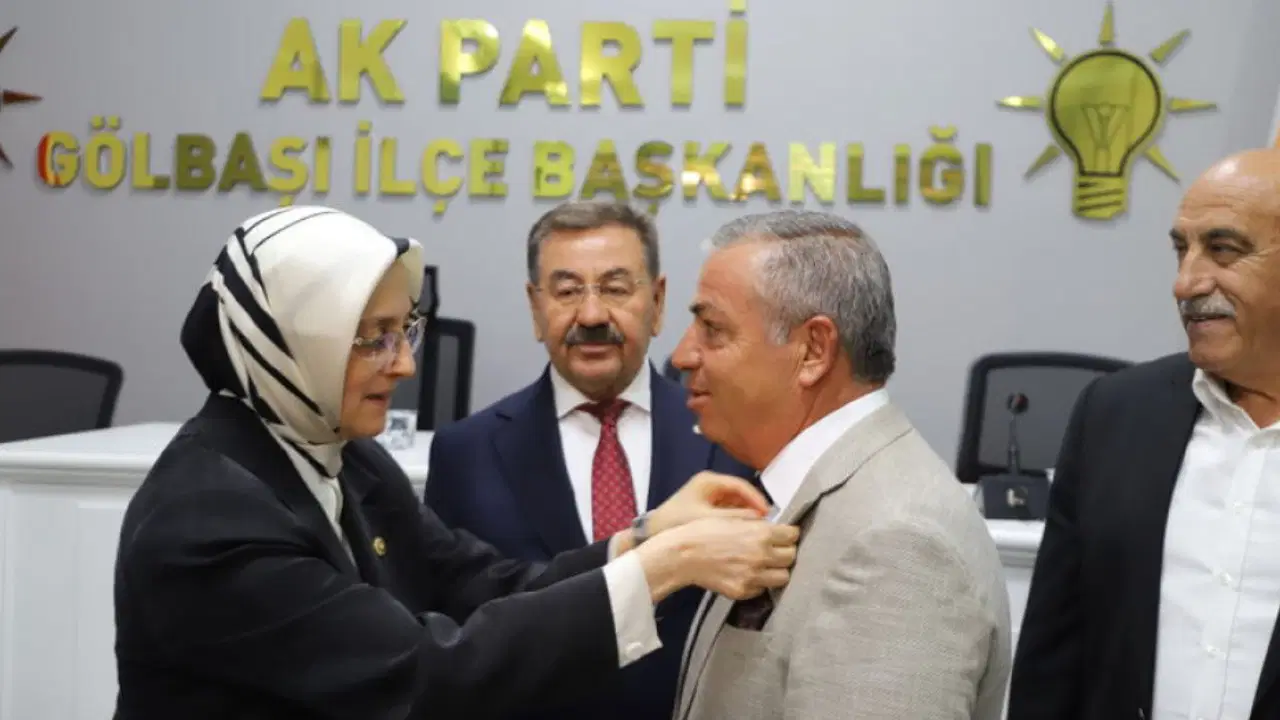 6 CHP’li Meclis Üyesi AKP’ye Geçti!