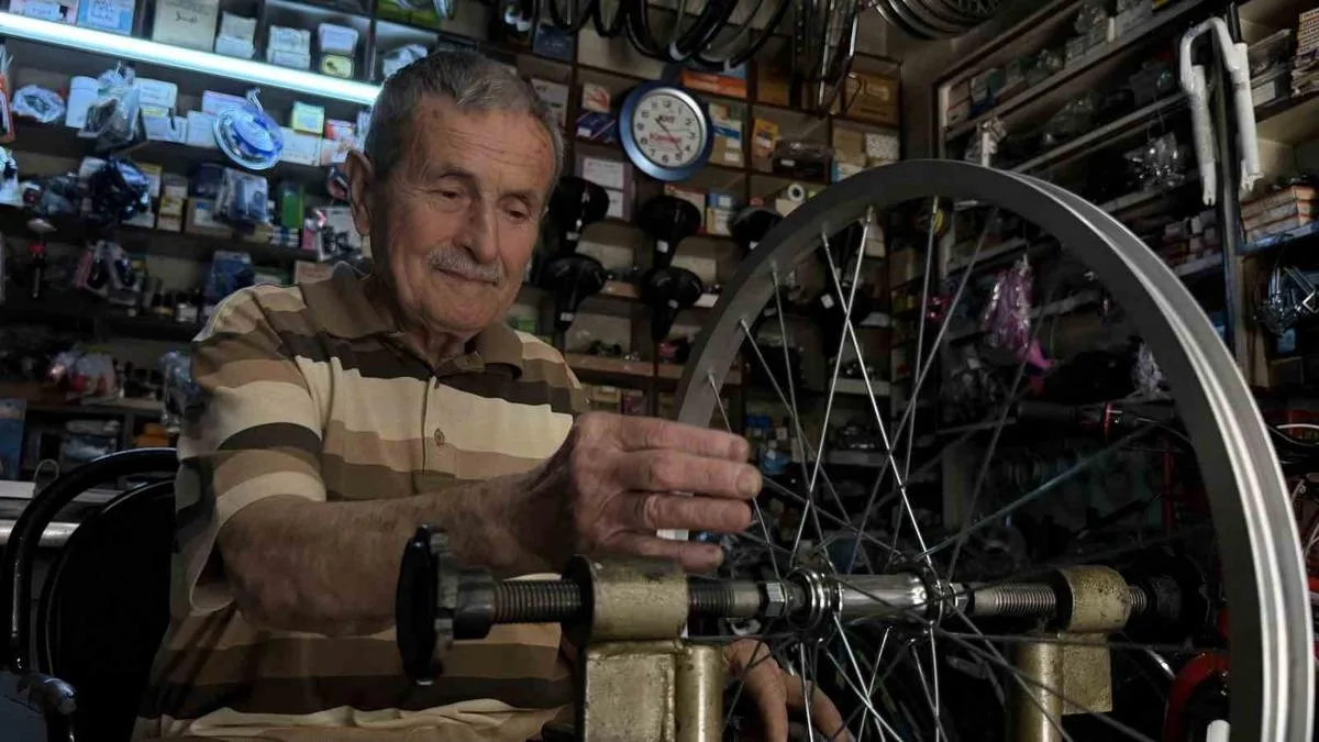72 Yıldır Bisikletçilik Yapan Hayri Usta