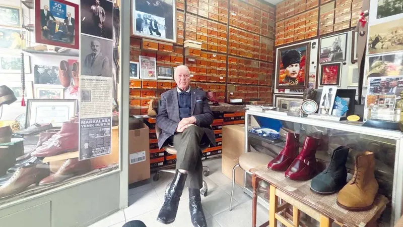88 Yaşındaki Kunduracı, ‘Bale Kundura’ya Veda Ediyor