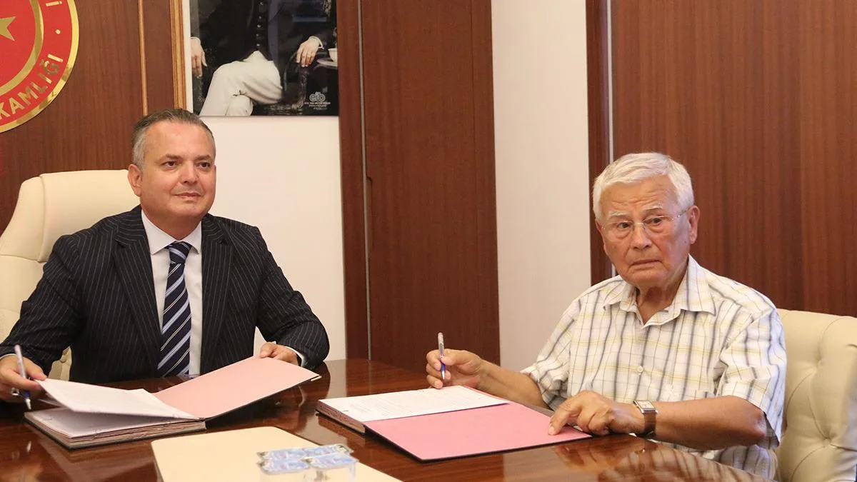91 Yaşındaki Hayırseverden Eğitime 500 Milyon TL Bağış!