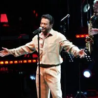 1786167938<em>900</em>Acikhavada-Emre-Altugdan-muzik-dolu-gece.jpeg