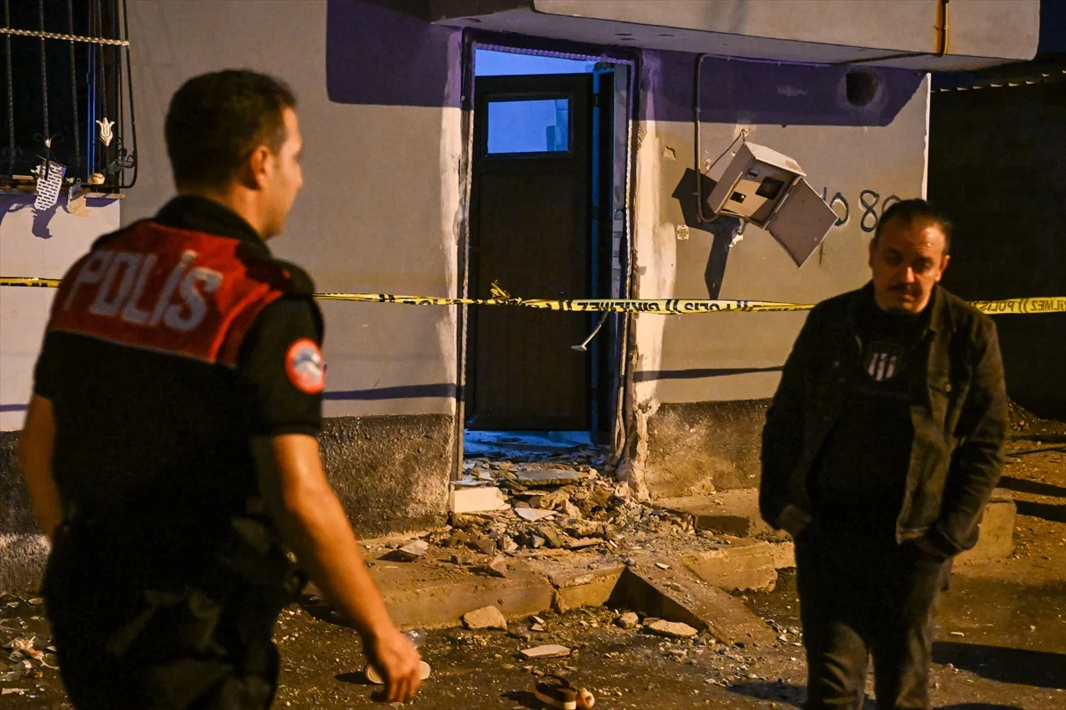 Adana’da Müstakil Eve Patlayıcı Atıldı, Çocuklar Kurtarıldı