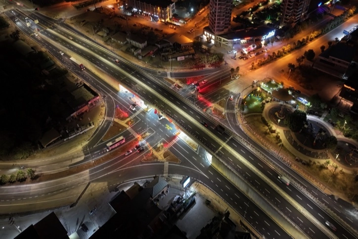 Adana’da Trafik Rahatlatan Yeni Kavşak Hizmete Açıldı