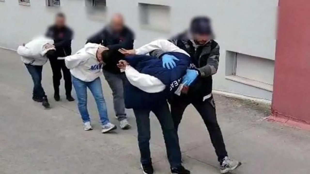 Adana’da Uyuşturucu Operasyonu: 3 Tutuklama!