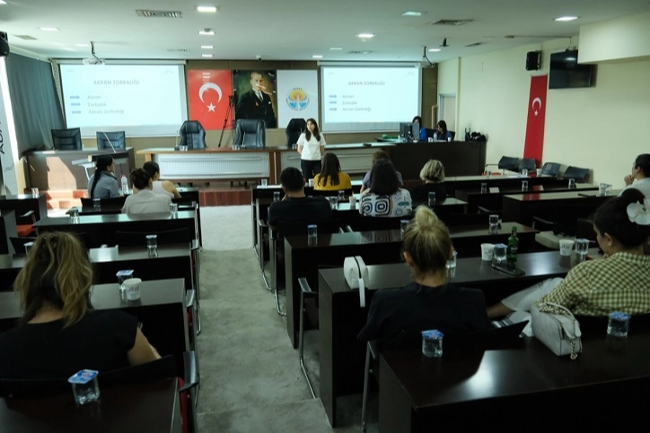 Adana’da Velilere Önemli Eğitim Semineri Düzenlendi