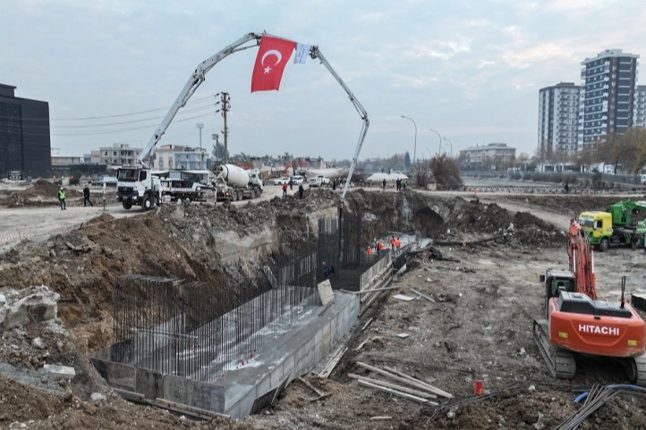 Adana’da Yeni Kavşak Projesinin Temeli Atıldı