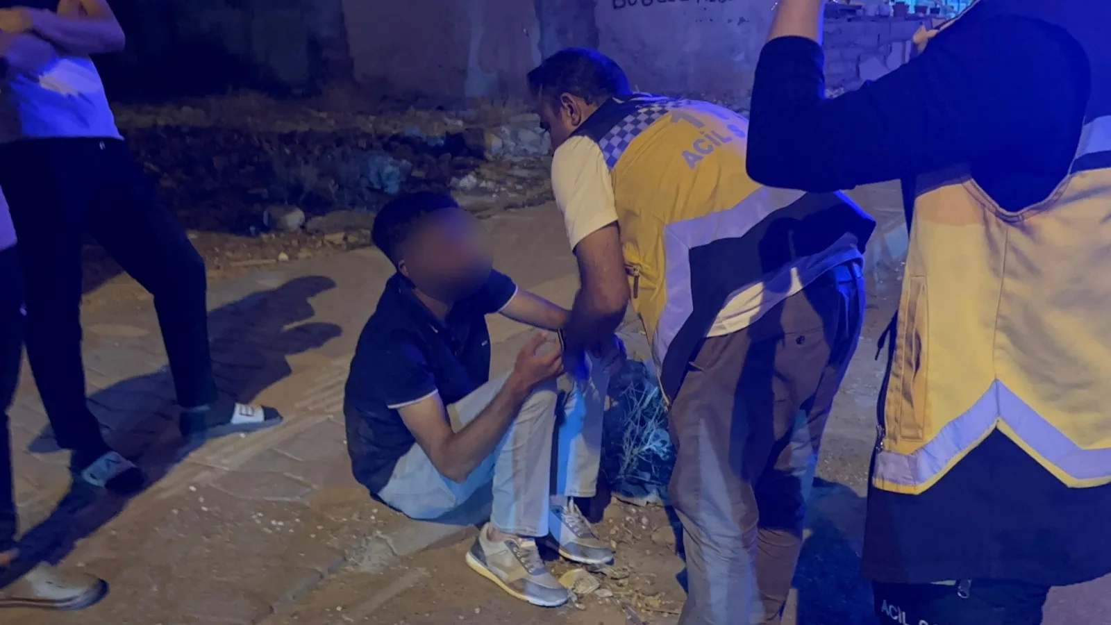 Adıyaman’da Madde Bağımlısı Genç Mahalleyi Korkuttu