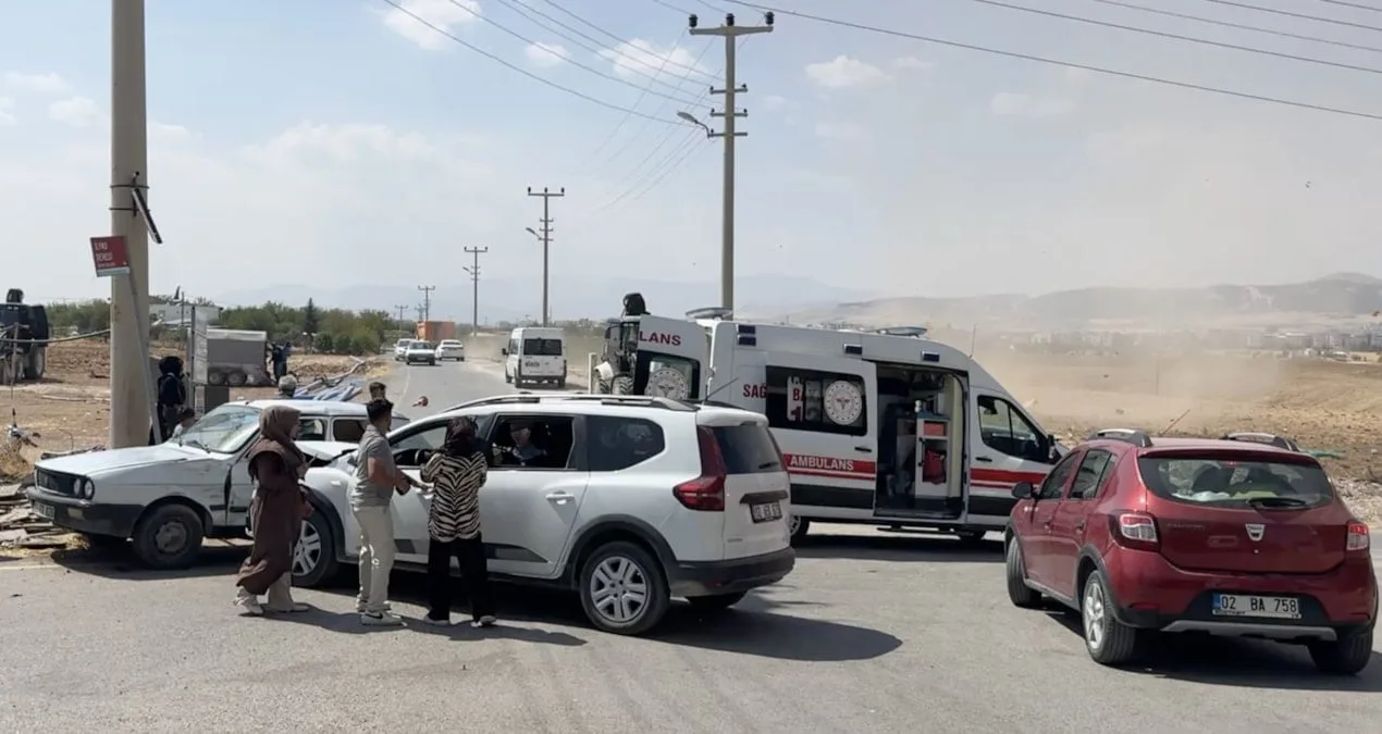 Adıyaman’da Trafik Kazası: 5 Yaralı!