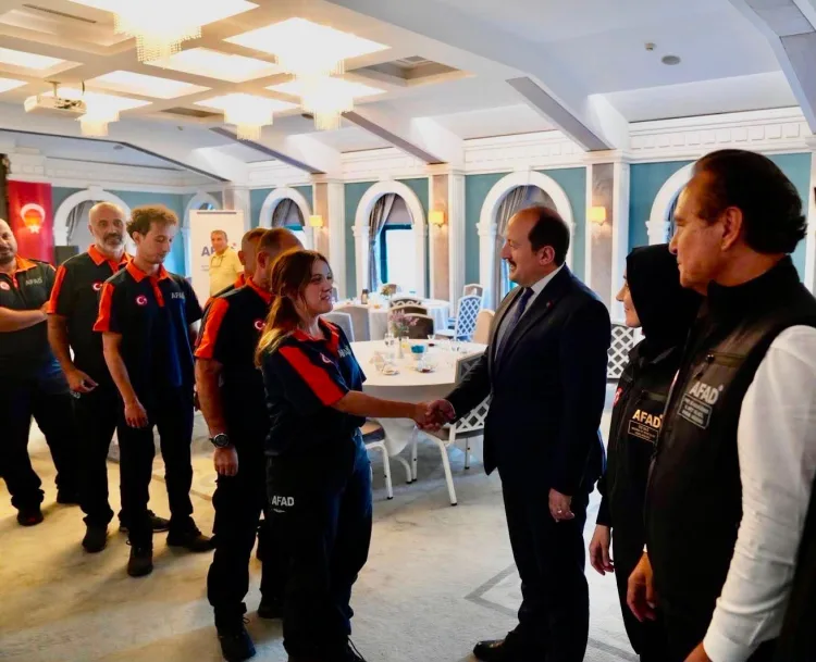 AFAD Ekibine Venezuela’dan Kahramanlık Nişanı