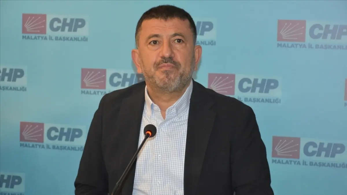 Veli Ağbaba'dan Muhittin Böcek iddialarına yanıt