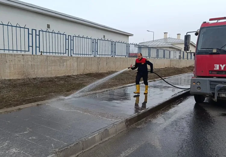 Ağrı’da Temizlik Seferberliği Hız Kesmeden Devam Ediyor