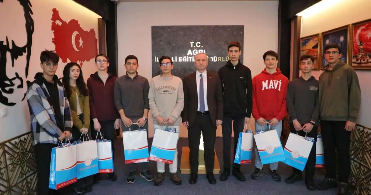 Ağrı’nın Öğrencileri Türkiye Finallerine Yükseldi!