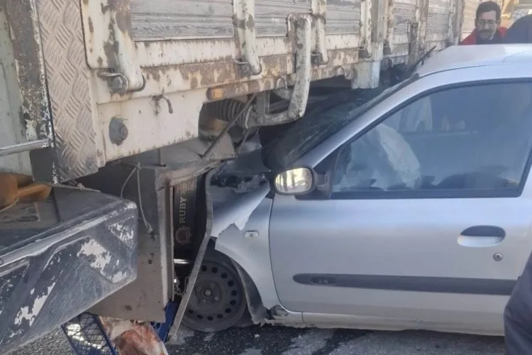 Ahlat’ta Trafik Kazası: 4 Yaralı Hastaneye Kaldırıldı