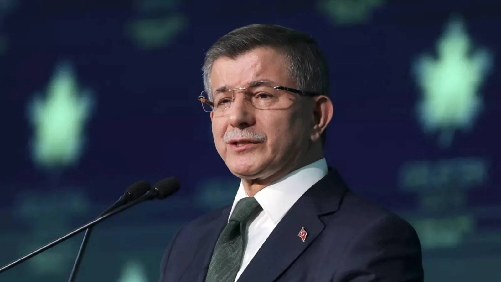 Ahmet Davutoğlu’na Katar Emiri Danışmanlığı İddiası Yalanlandı