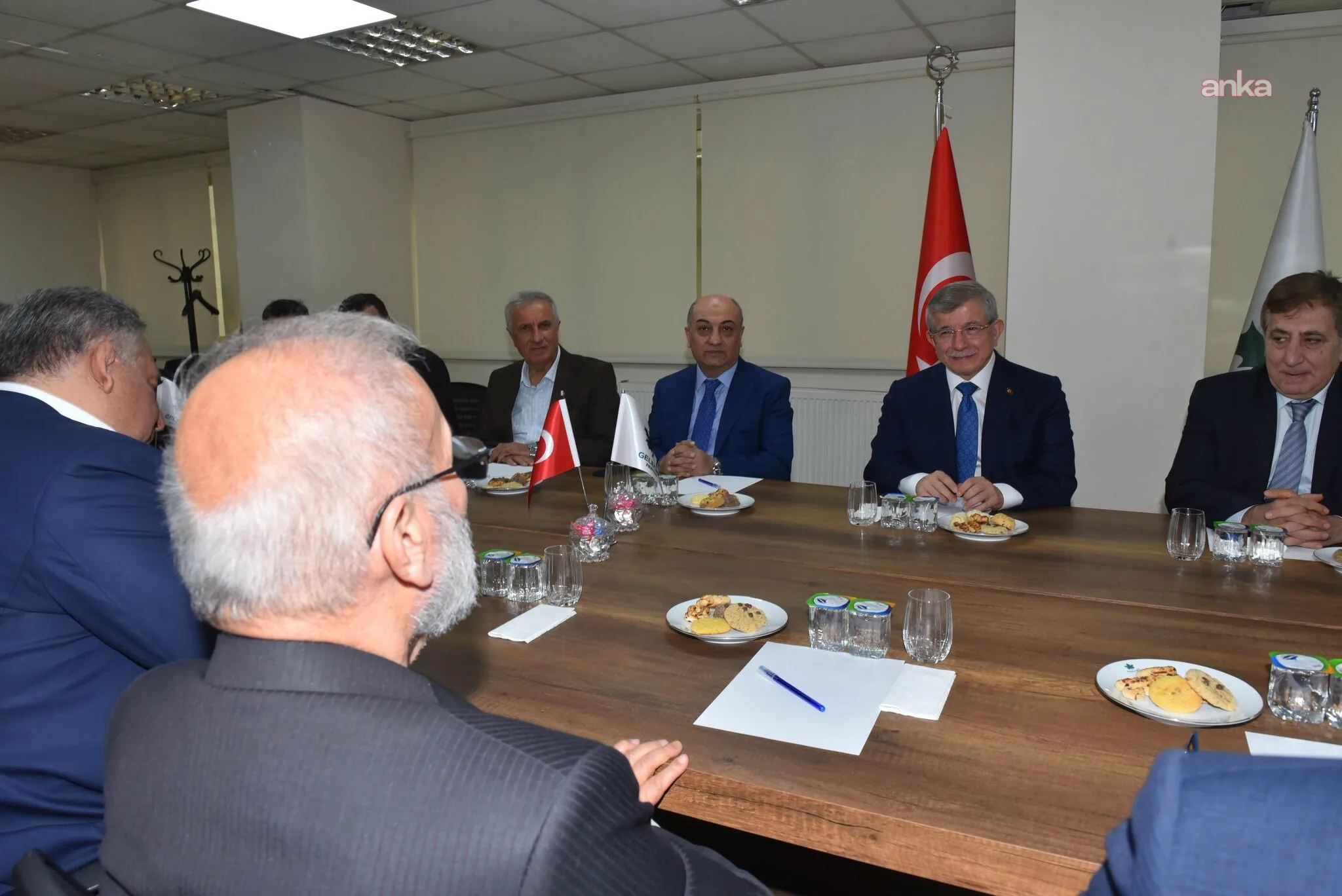 Ahmet Davutoğlu’ndan İran Heyetiyle Kritik Görüşme