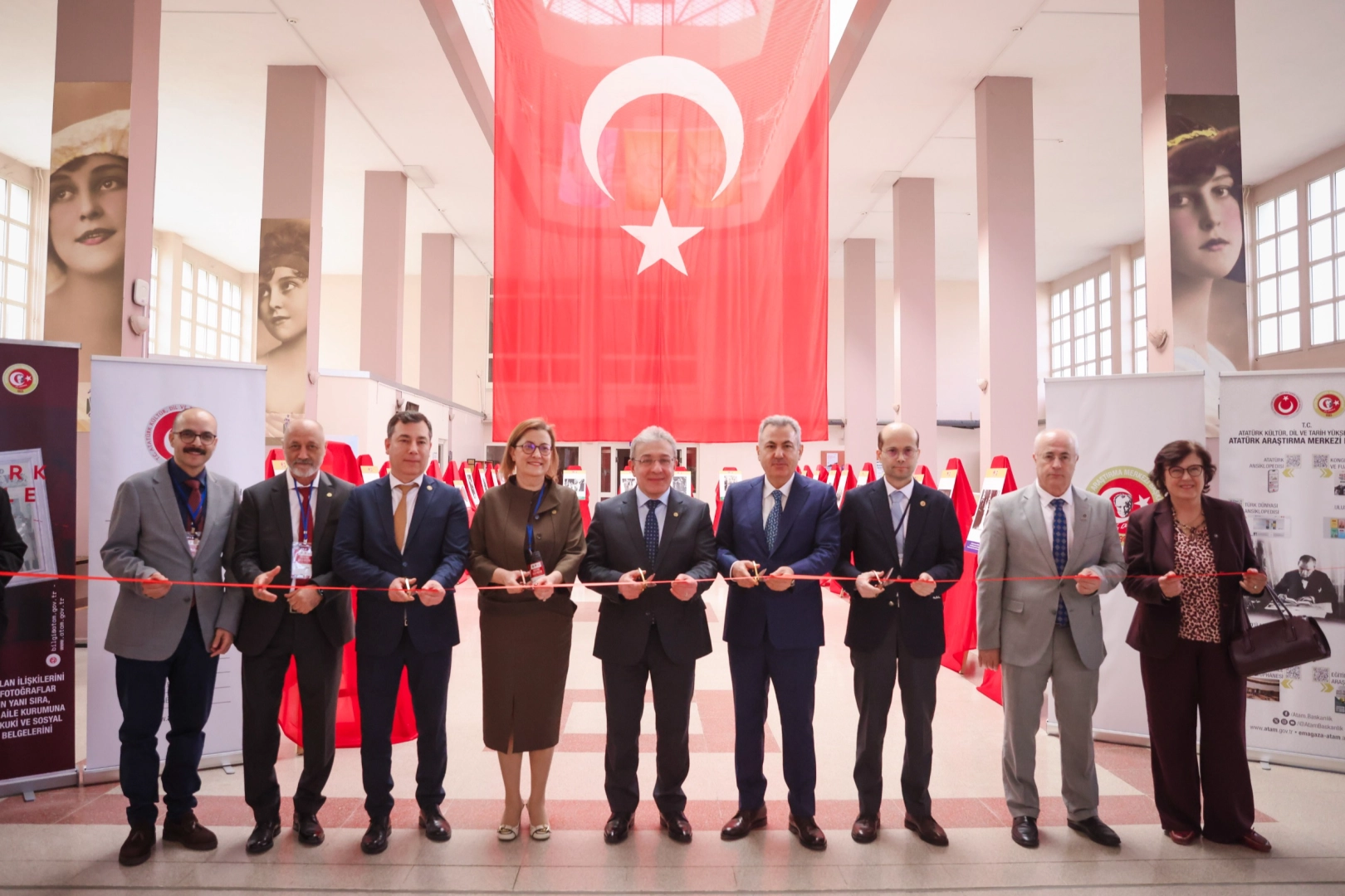 Aile Sempozyumu İzmir’de Başladı: Gelecek İçin Adım!