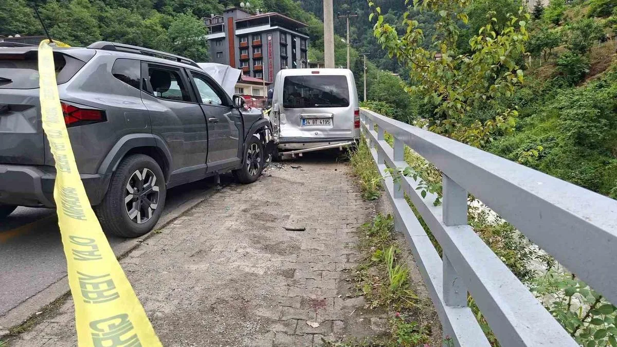 Aileyi vuran kaza: 7 yaralı, 1 ağır durumda!