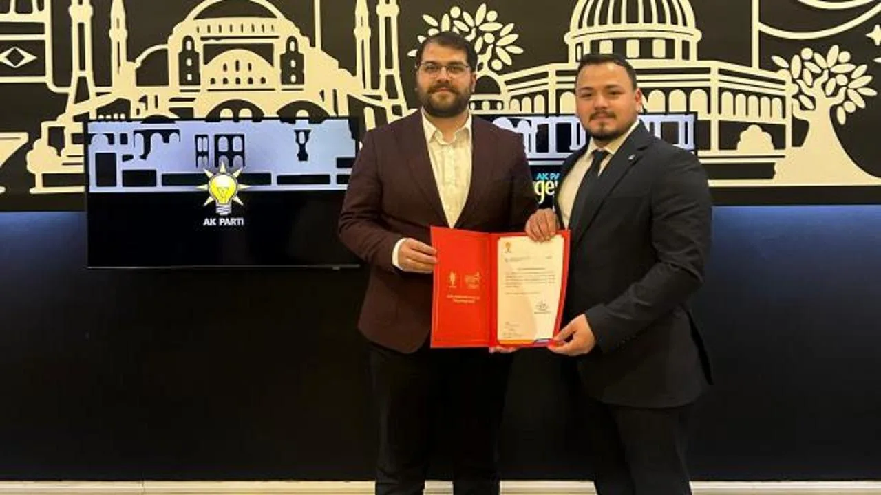 AK Parti’de Gençlikte Bayrak Değişimi!