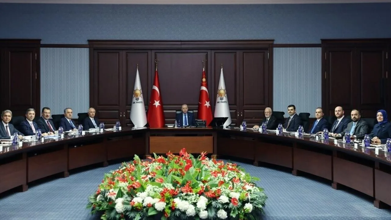 AK Parti Genel Merkezi’nde Kritik Toplantı Başladı!