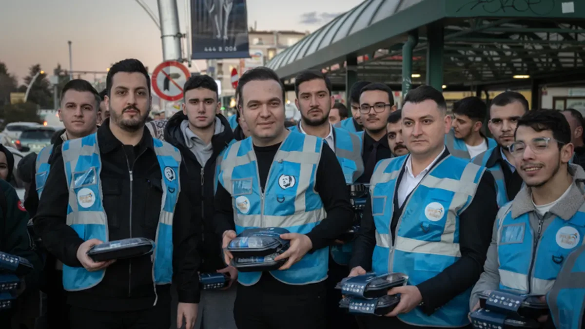 AK Parti, İftara 1.2 Milyon İftariyelik Dağıttı!