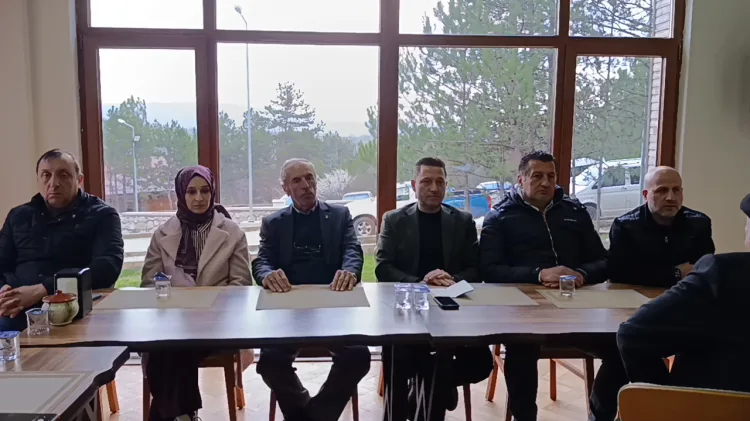 AK Parti Pazaryeri’nde Yoğun Katılımlı Toplantı