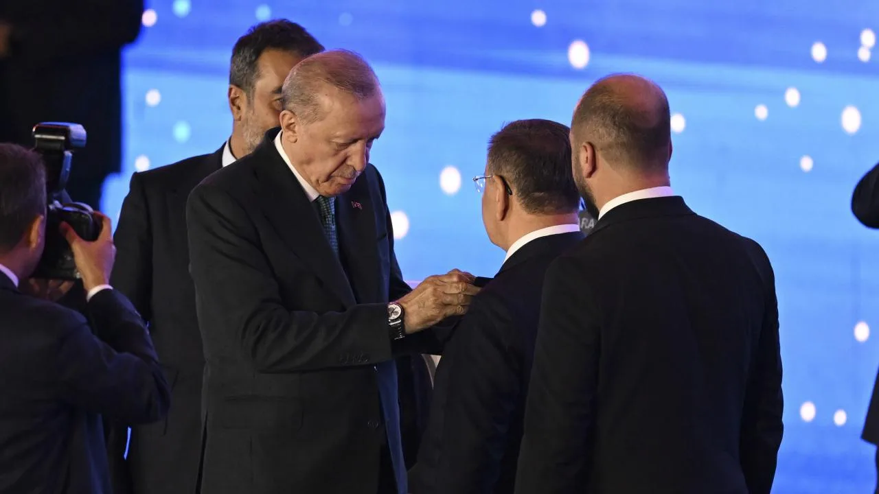 AK Parti’ye Geçişler Devam Ediyor!