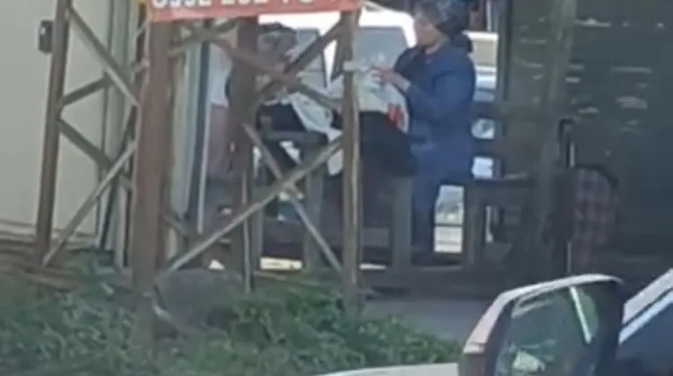 Akçakoca’da Kıyafet Kabininde Şok Olay!