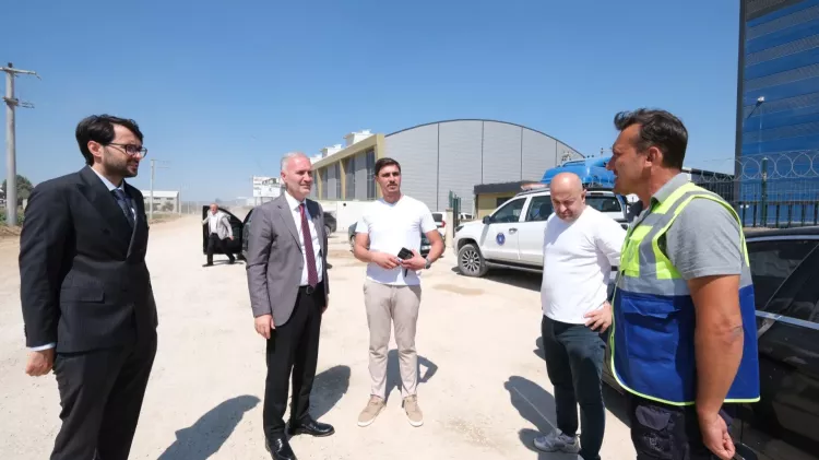 Akhisar’da Sanayi Yolları İçin Kaplama Çalışması Başladı