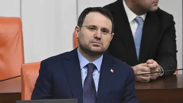 Akın Gürlek’in Not Satışıyla Başlayan Başarı!