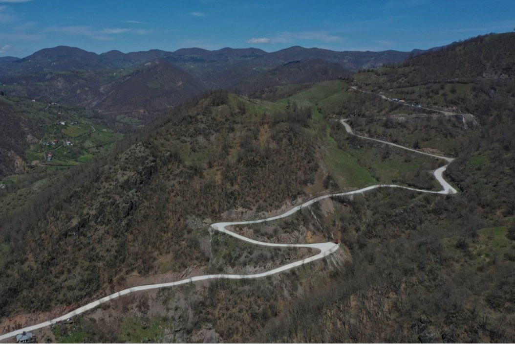 Akkuş’ta 7 Mahalleye Beton Yol Konforu Geldi!