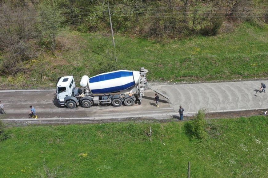 Akkuş’ta Modern Yol Çalışmaları Hız Kazandı!